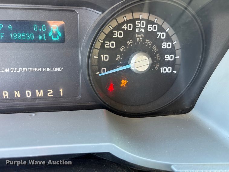 image for item EM6186 2011 Ford F350 Super Duty flatbed pickup truck