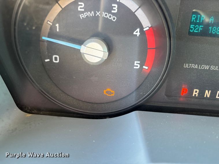 image for item EM6186 2011 Ford F350 Super Duty flatbed pickup truck