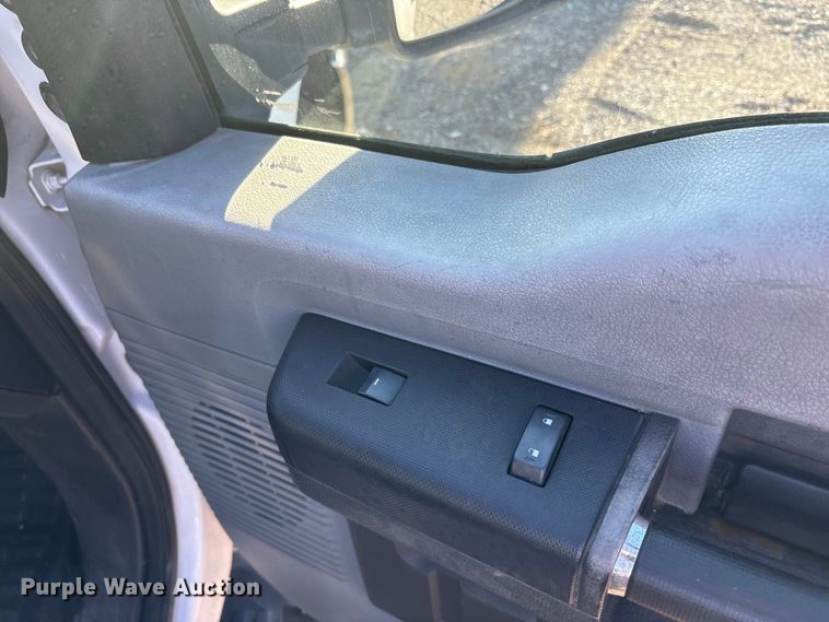 image for item EM6186 2011 Ford F350 Super Duty flatbed pickup truck