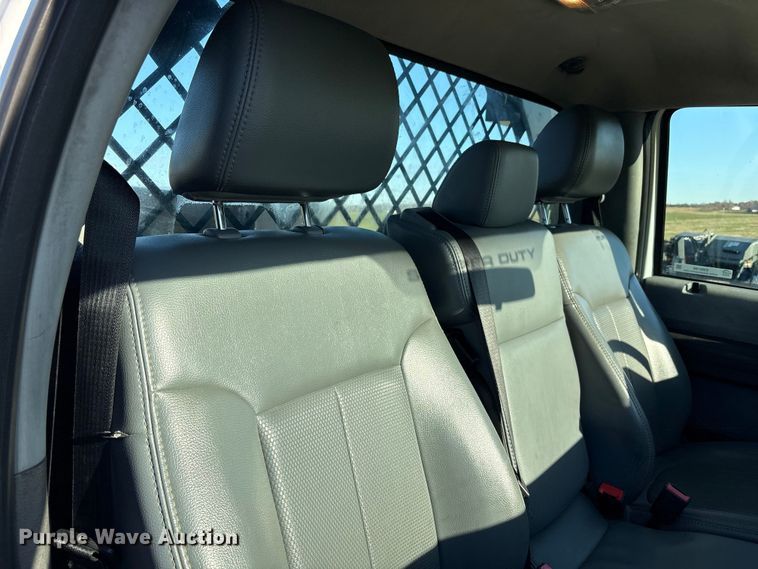 image for item EM6186 2011 Ford F350 Super Duty flatbed pickup truck