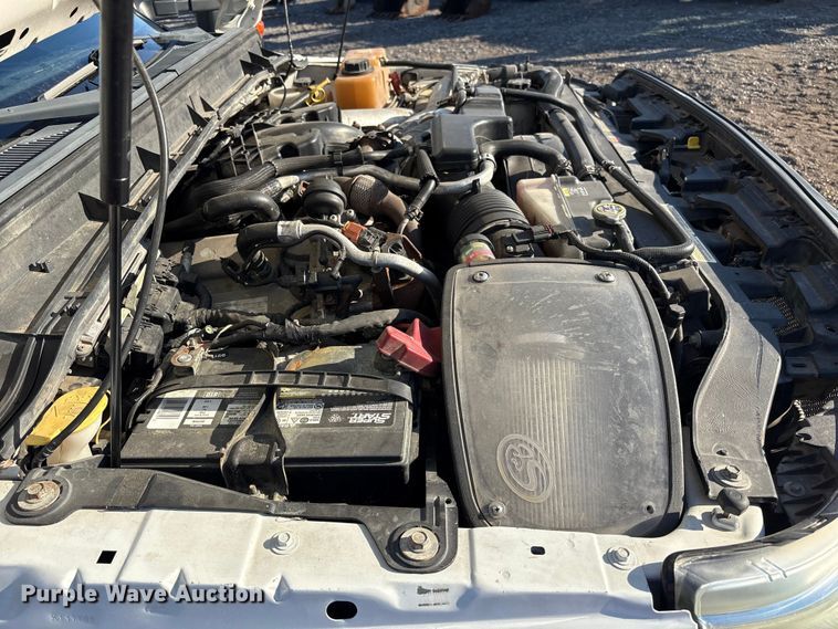 image for item EM6186 2011 Ford F350 Super Duty flatbed pickup truck