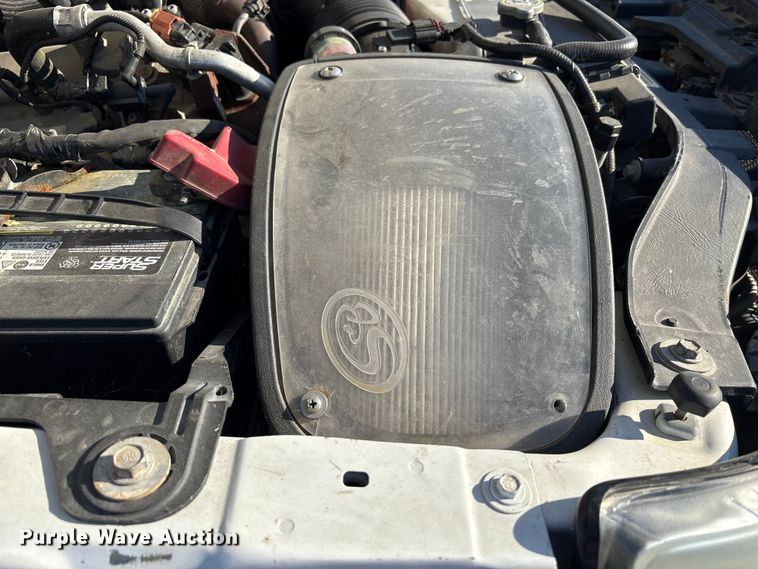 image for item EM6186 2011 Ford F350 Super Duty flatbed pickup truck