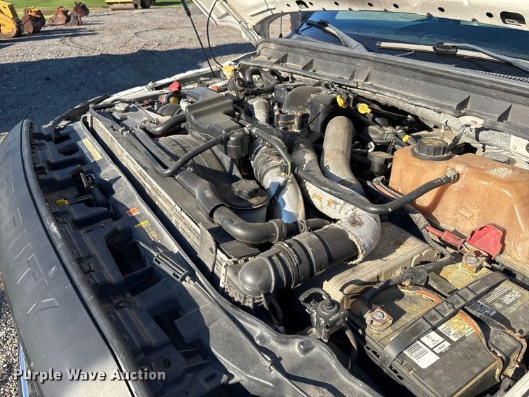 image for item EM6186 2011 Ford F350 Super Duty flatbed pickup truck