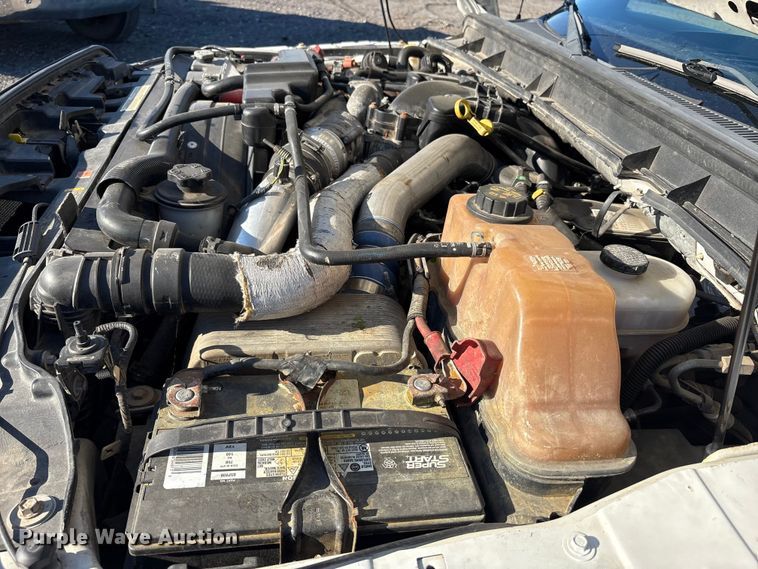 image for item EM6186 2011 Ford F350 Super Duty flatbed pickup truck