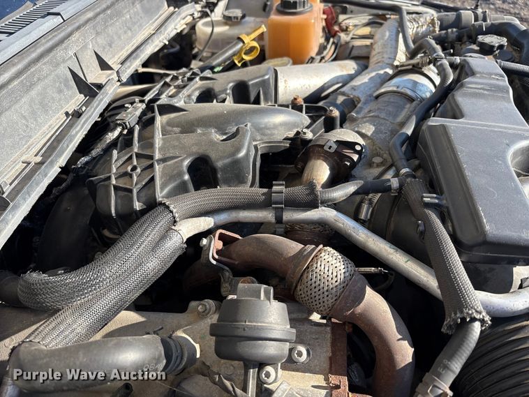 image for item EM6186 2011 Ford F350 Super Duty flatbed pickup truck