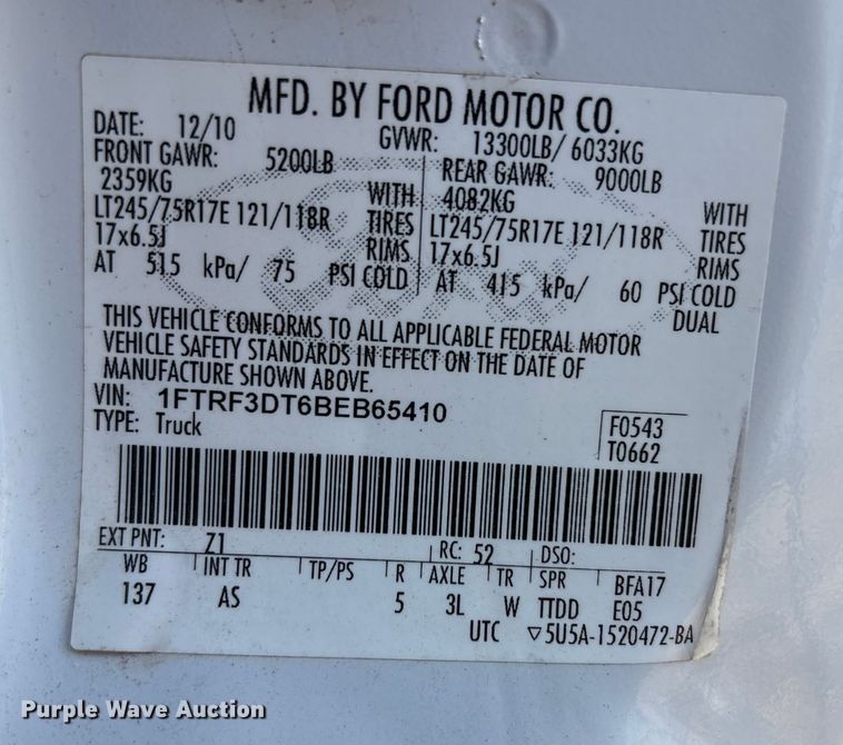 image for item EM6186 2011 Ford F350 Super Duty flatbed pickup truck