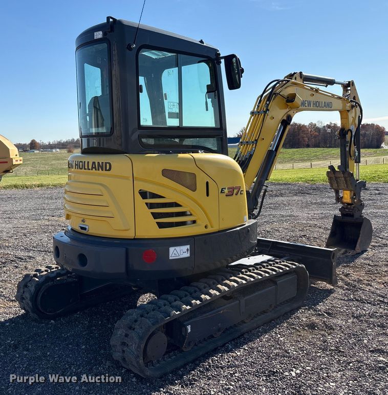 EXCAVADORA 2019 NEW HOLLAND E37C