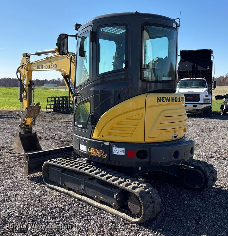 image for item EM6188 2019 New Holland E37C mini excavator