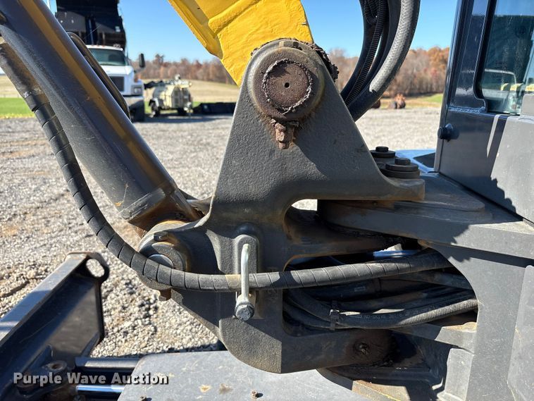 image for item EM6188 2019 New Holland E37C mini excavator