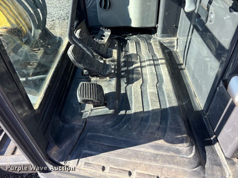 image for item EM6188 2019 New Holland E37C mini excavator