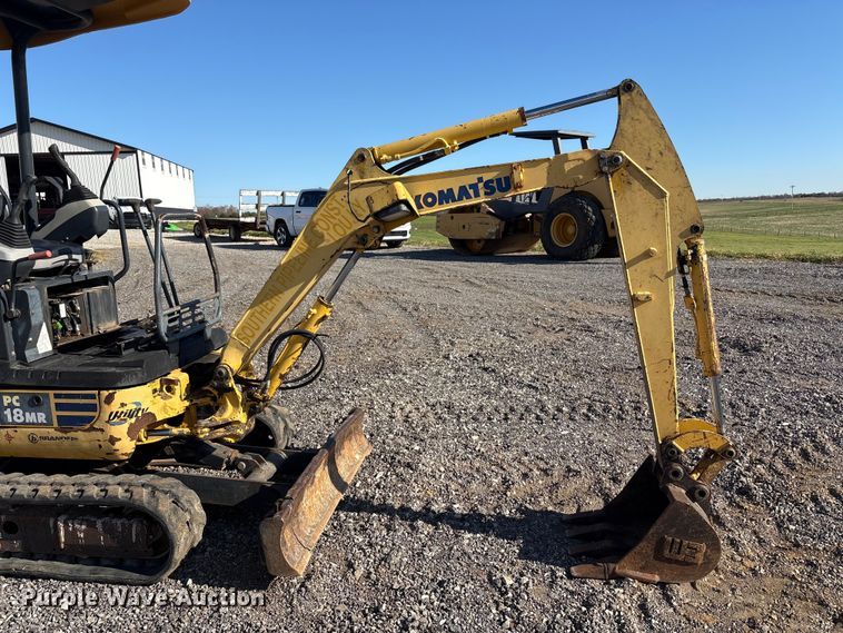 image for item EM6189 2008 Komatsu PC18MR-2 mini excavator