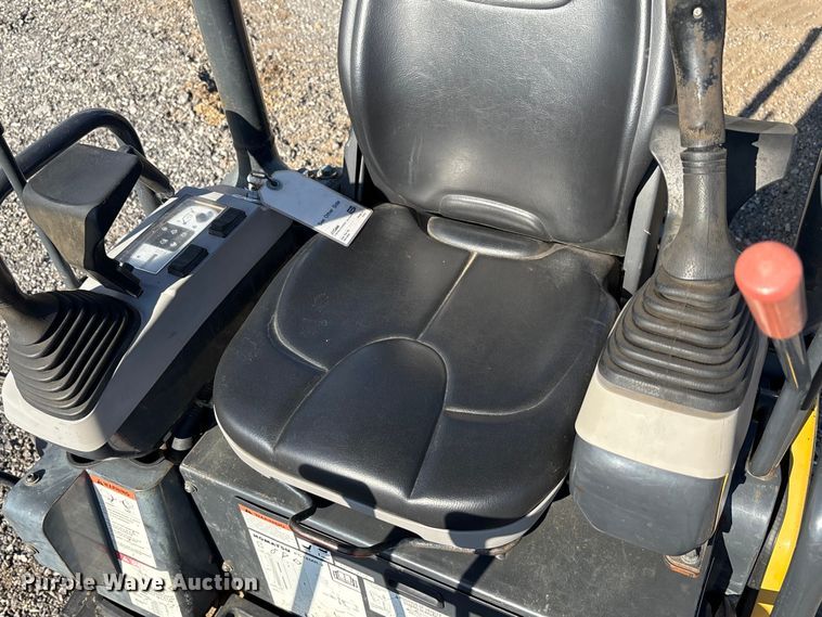 image for item EM6189 2008 Komatsu PC18MR-2 mini excavator