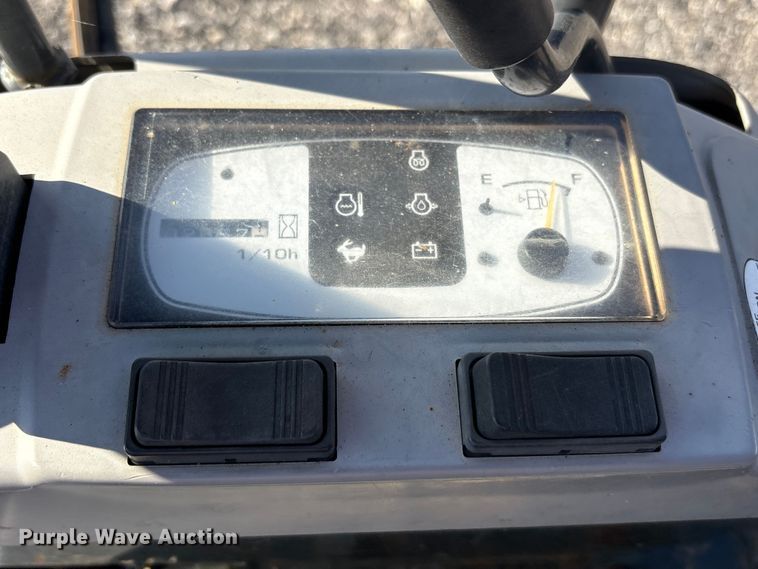 image for item EM6189 2008 Komatsu PC18MR-2 mini excavator