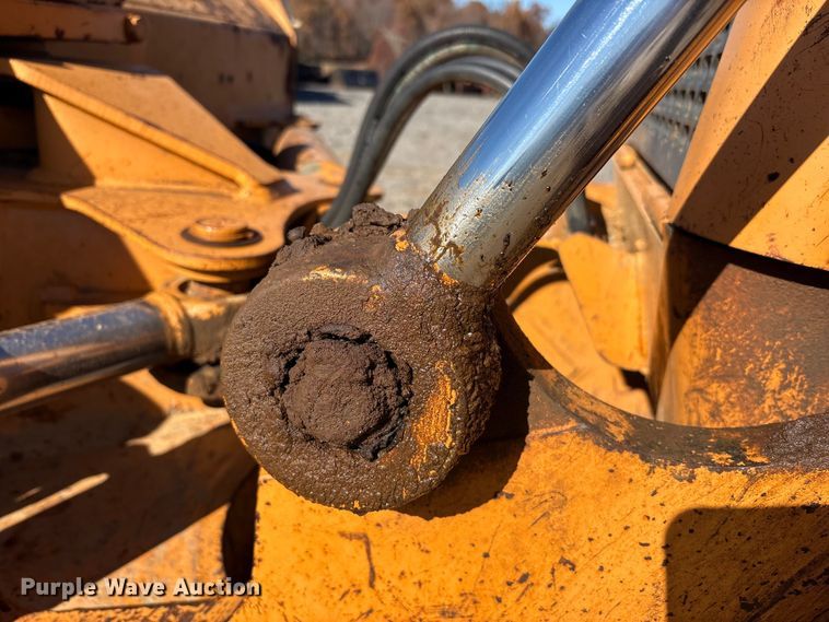 image for item EM6190 2001 Case 1150H dozer