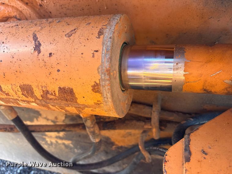 image for item EM6190 2001 Case 1150H dozer