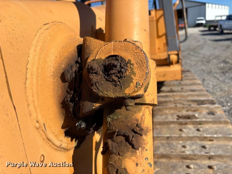 image for item EM6190 2001 Case 1150H dozer