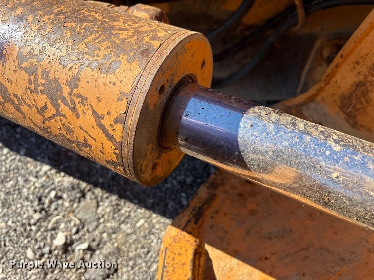 image for item EM6190 2001 Case 1150H dozer