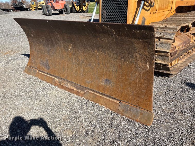 image for item EM6190 2001 Case 1150H dozer