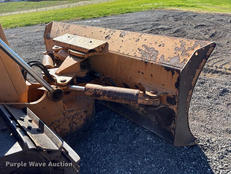image for item EM6190 2001 Case 1150H dozer