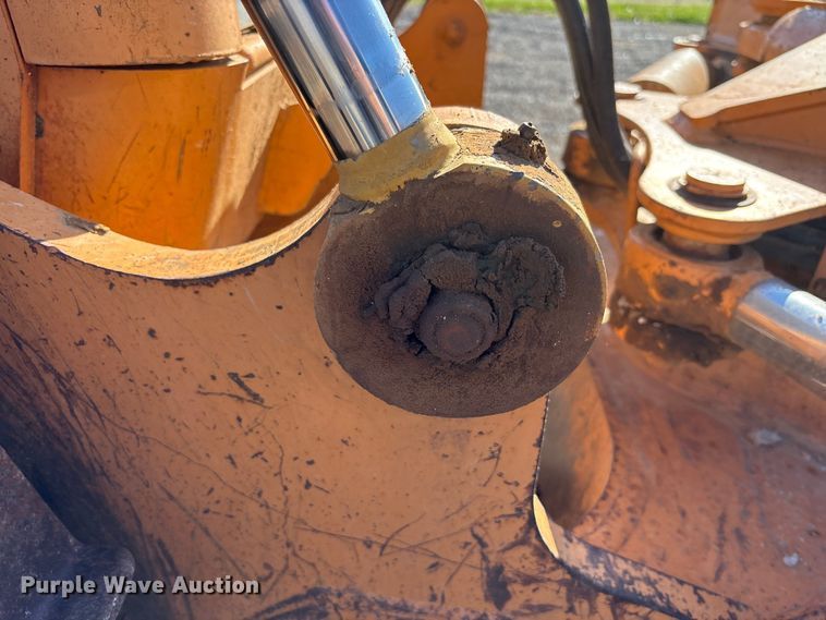 image for item EM6190 2001 Case 1150H dozer