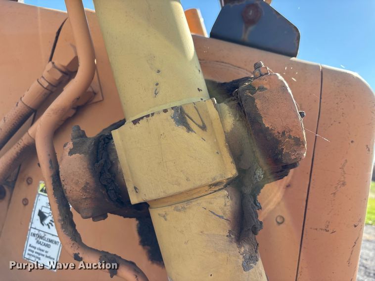 image for item EM6190 2001 Case 1150H dozer