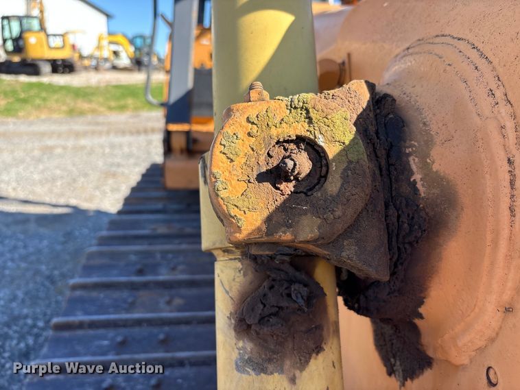 image for item EM6190 2001 Case 1150H dozer