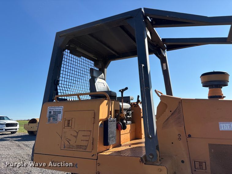 image for item EM6190 2001 Case 1150H dozer