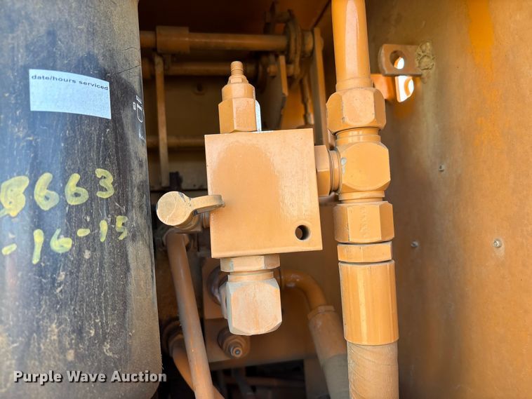 image for item EM6190 2001 Case 1150H dozer