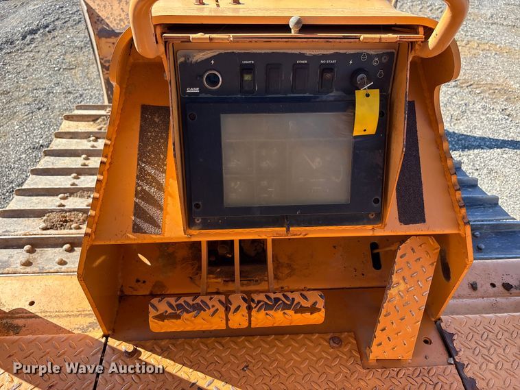 image for item EM6190 2001 Case 1150H dozer