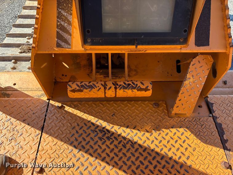 image for item EM6190 2001 Case 1150H dozer