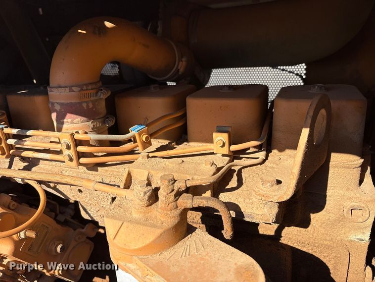 image for item EM6190 2001 Case 1150H dozer