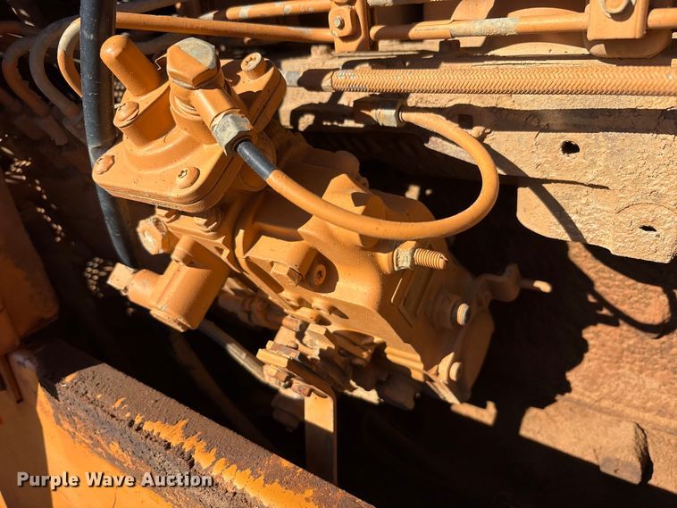 image for item EM6190 2001 Case 1150H dozer