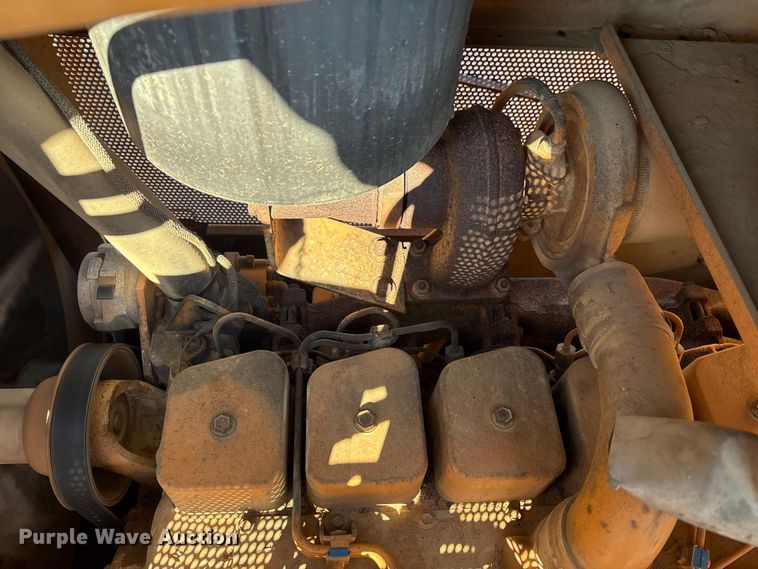 image for item EM6190 2001 Case 1150H dozer