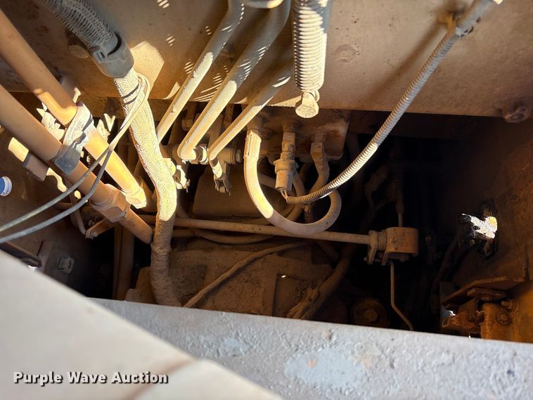 image for item EM6190 2001 Case 1150H dozer