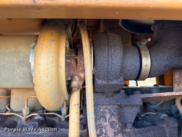 image for item EM6190 2001 Case 1150H dozer