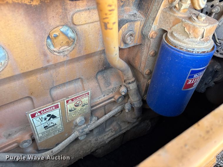 image for item EM6190 2001 Case 1150H dozer