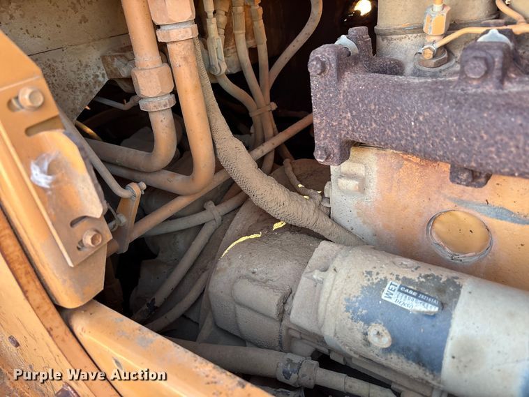 image for item EM6190 2001 Case 1150H dozer