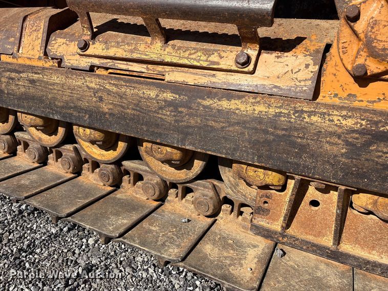 image for item EM6190 2001 Case 1150H dozer