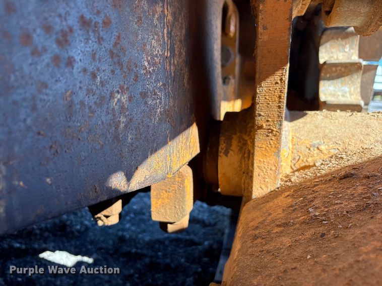 image for item EM6190 2001 Case 1150H dozer