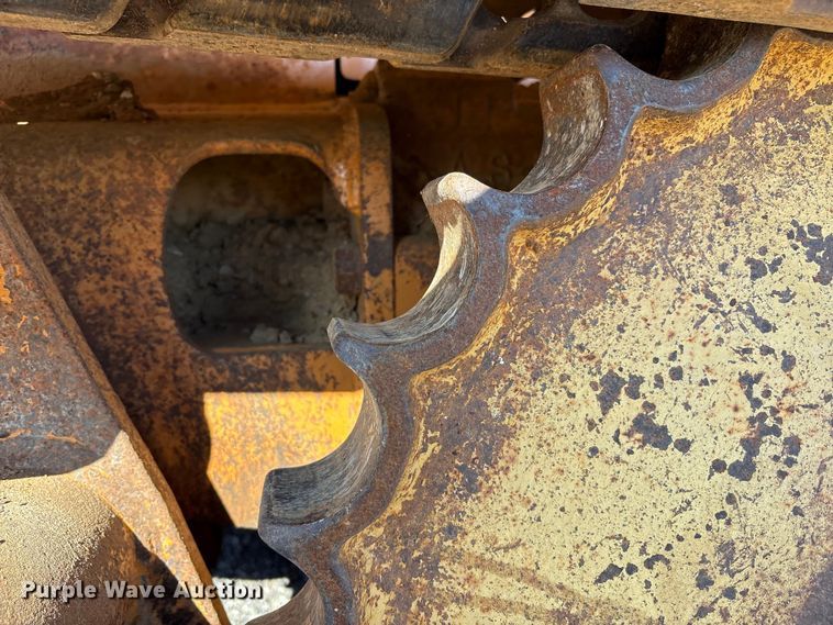 image for item EM6190 2001 Case 1150H dozer