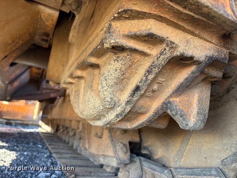 image for item EM6190 2001 Case 1150H dozer