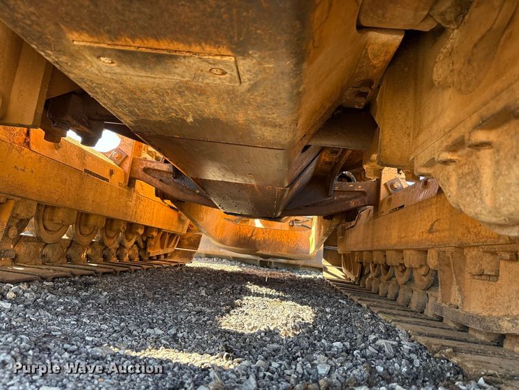 image for item EM6190 2001 Case 1150H dozer