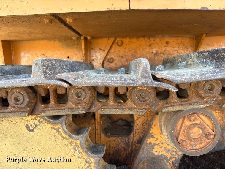 image for item EM6190 2001 Case 1150H dozer