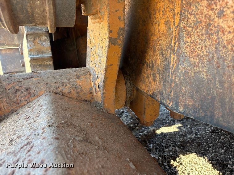 image for item EM6190 2001 Case 1150H dozer