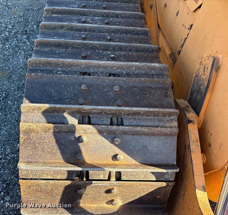 image for item EM6190 2001 Case 1150H dozer