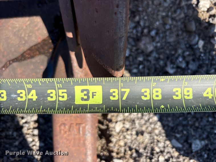 image for item EM6191 (2) Caterpillar excavator buckets