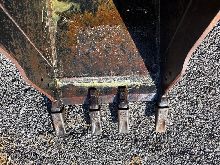 image for item EM6191 (2) Caterpillar excavator buckets