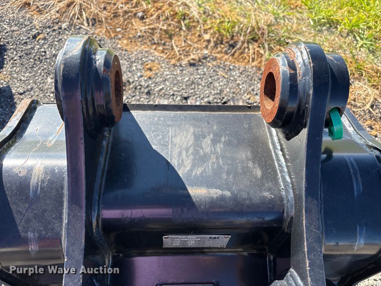 image for item EM6191 (2) Caterpillar excavator buckets