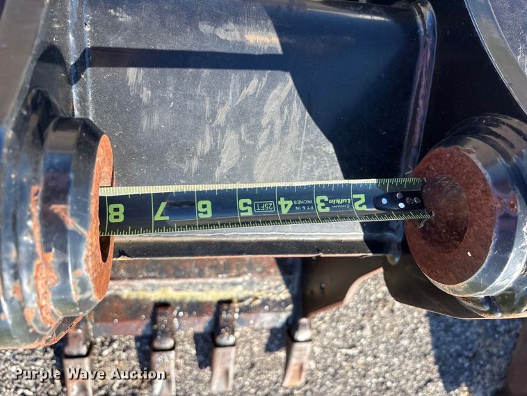 image for item EM6191 (2) Caterpillar excavator buckets