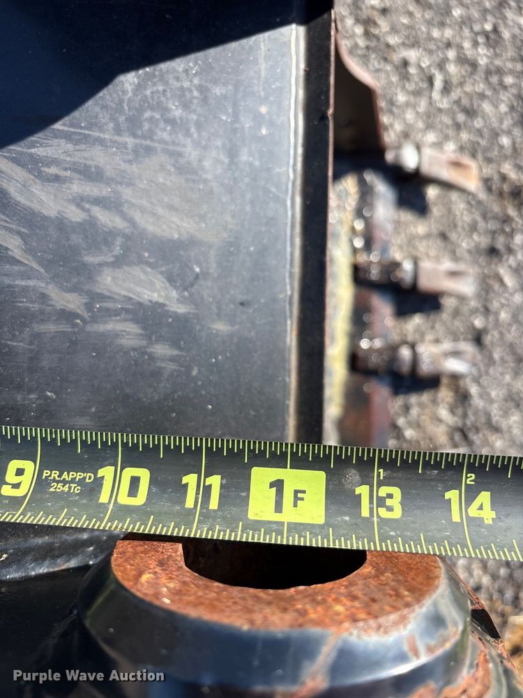 image for item EM6191 (2) Caterpillar excavator buckets